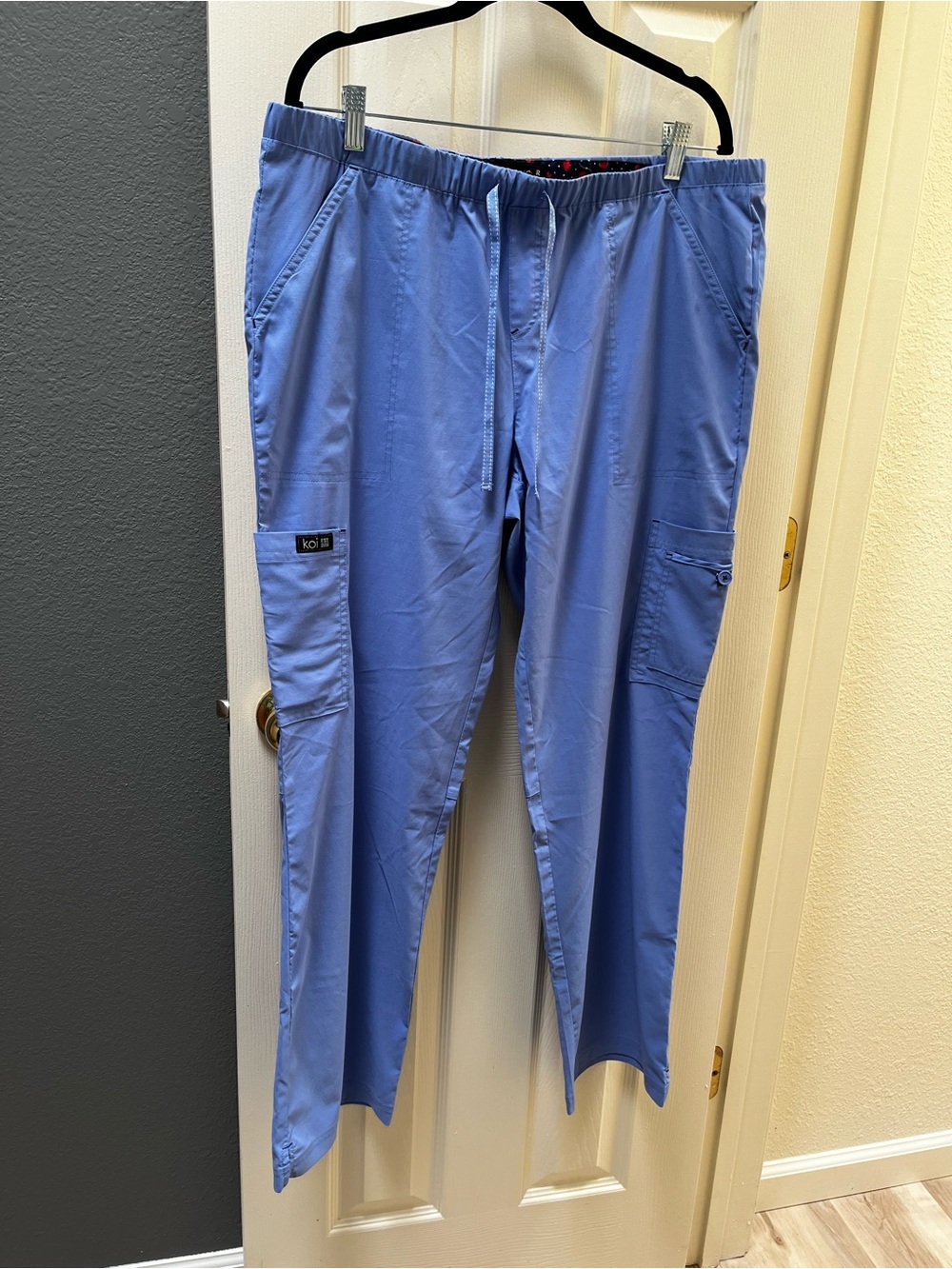 NWOT! 🆕 koi Women’s Ceil Blue Cargo Scrub Pants